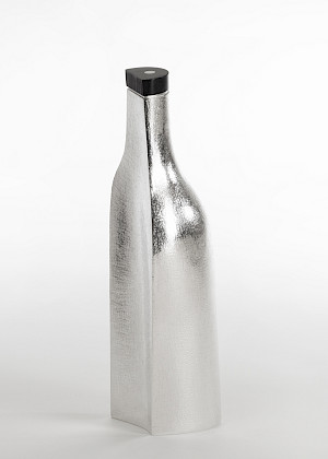 Karaffe, 2019
Silber 925, Ebenholz
105 x 80 x 330 mm
Foto Knud Dobberke