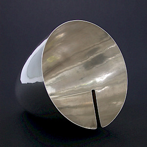 Barbara Amstutz, Vessel Object, Silver 925. Foto Harry Brookhuis.