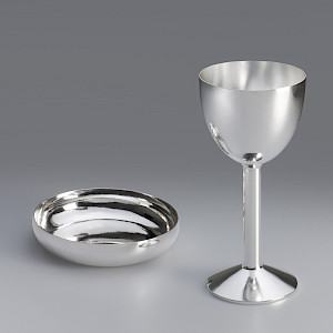 Communion Chalice and Bread Plate, 2013
Silver 925
Ø 110 x 235 mm, Ø 168 x 39 mm
Commission
Photography Susanne Schenker