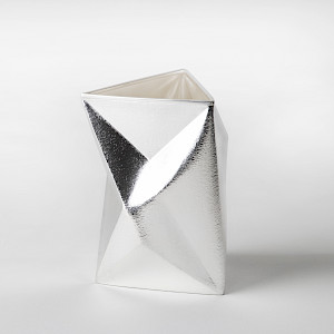 Triangle, Vase, 2019
Silver 925
98 x 85 x 143 mm
Photography Knud Dobberke