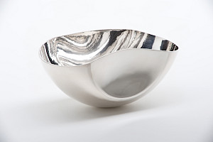 Oval bowl, 2005
Silver 925
155 x 80 x 70 mm
Photography Knud Dobberke