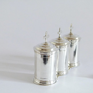 Receptacles for anointing oil, 18th century
Silver, partially gilded
110 x 35 mm
Restoration
Photography Barbara Amstutz