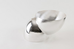 Vessel, 2024
Silver 925
325 x 235 x 180 mm
Photography Knud Dobberke