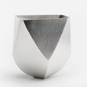 Barbara Amstutz Silversmith Muestair 12 Photo Knud Dobberke