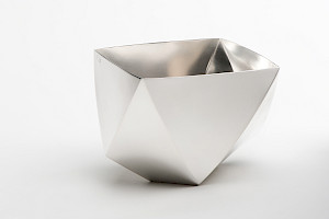 Müstair 7, 2011
Silver 925
120 x 85 x 85 mm
Prix Jumelles 2014
Collection Historical Museum Basel
Photography Knud Dobberke