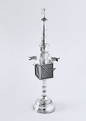 Spice Tower, 20th century
Silver 800
210 x ∅ 90 mm
Restoration
Photography Barbara Amstutz
